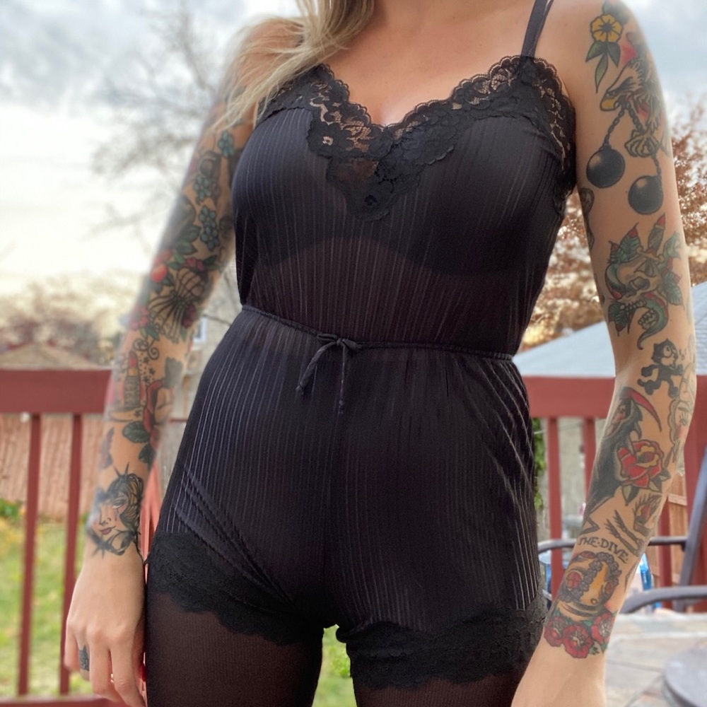 Vintage lingerie black lacey jumper nighty cool for layers unique and neutral